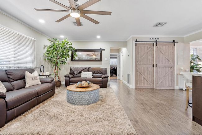 8420 Taft St, House other with 3 bedrooms, 1 bathrooms and null parking in Pembroke Pines FL | Image 6