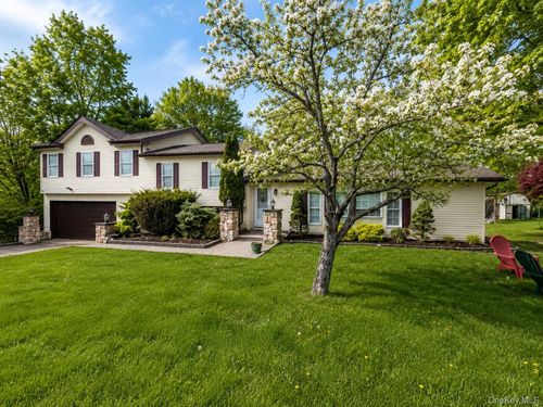 25 Stangel Dr, Woodbourne, NY, 12788-5015 | Card Image