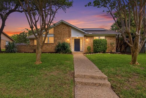 1917 Pleasant Valley Dr, Plano, TX, 75023-6529 | Card Image