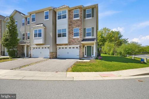 501 S Twin Lakes Blvd, Newark, DE, 19711-1826 | Card Image