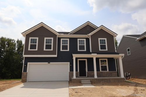 423 Hidden Riv W, Holly, MI, 48442-2036 | Card Image
