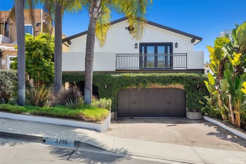 3208 Walnut Ave, Manhattan Beach, CA, 90266 | Card Image