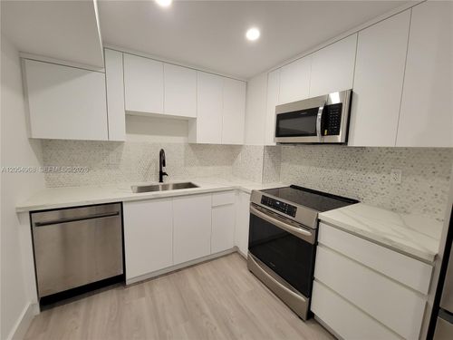 608-2655 Collins Ave, Miami Beach, FL, 33140-4726 | Card Image