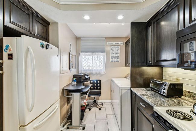 APT-504 - 15462 Gulf Blvd, Condo with 2 bedrooms, 2 bathrooms and null parking in MADEIRA BEACH FL | Image 12