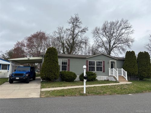 417-1661 Old Country Rd, Riverhead, NY, 11901-4409 | Card Image