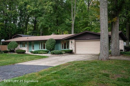 12160 Sanders Dr, Freeland, MI, 48623-9535 | Card Image
