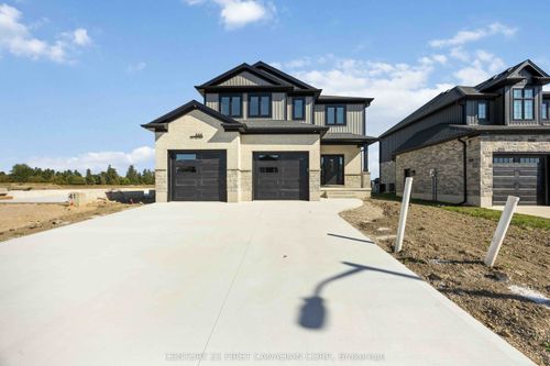 7 Doerr Crt, Ailsa Craig, ON, N0M1A0 | Card Image