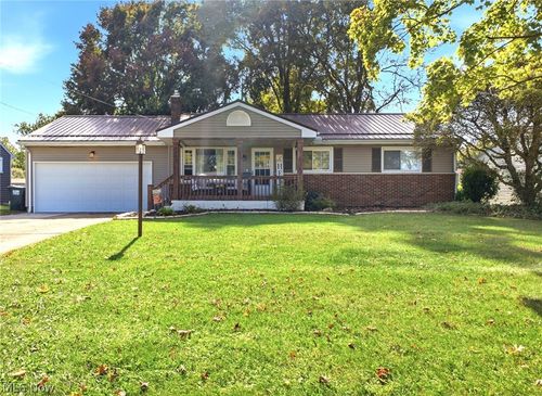 3940 Loma Vista Dr, Youngstown, OH, 44511-3418 | Card Image