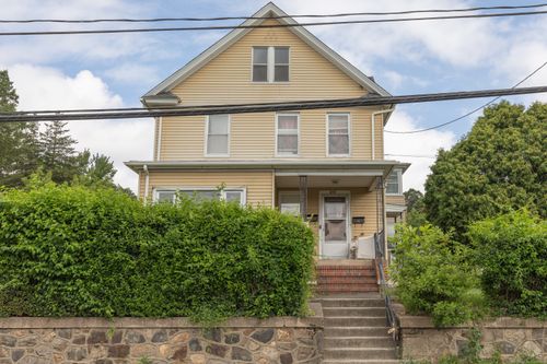 213 Easton Ave, Waterbury, CT, 06704-3037 | Card Image