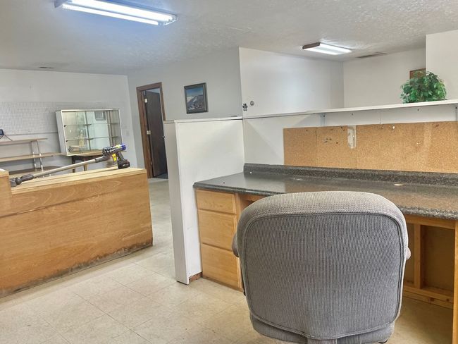 37037 Governor G C Peery Hwy, Home with 0 bedrooms, 0 bathrooms and 10 parking in Bluefield VA | Image 12