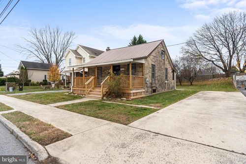 1027 Florida Ave, HAGERSTOWN, MD, 21740-3602 | Card Image