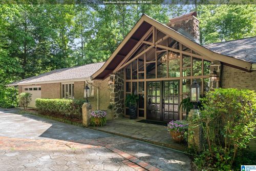 2735 Smyer Rd, Vestavia Hills, AL, 35216-1026 | Card Image