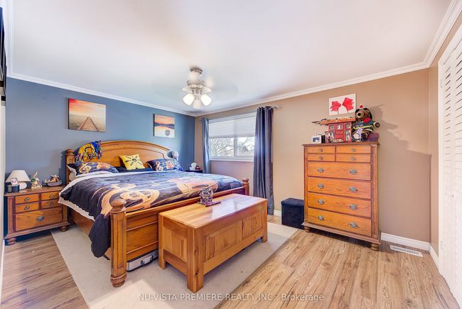 45 Mohegan Cres, House attached with 3 bedrooms, 2 bathrooms and 2 parking in London ON | Image 21