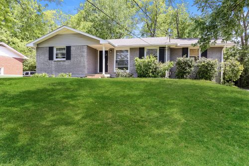 572 Whispering Hills Dr, Nashville, TN, 37211-5372 | Card Image