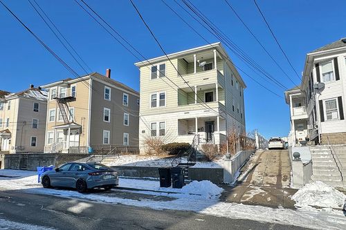 187 Sisson St, Pawtucket, RI, 02860-8807 | Card Image