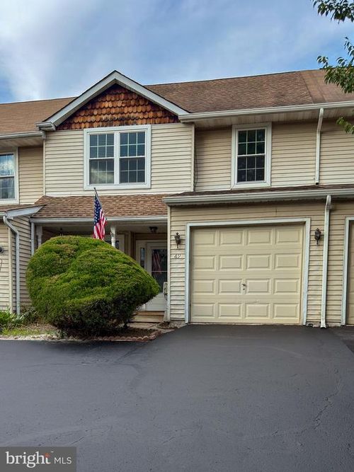 49 Cottonwood Dr, SOUTHAMPTON, PA, 18966-2859 | Card Image