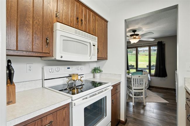 1704 Pikes Peak Ct Ne, Condo with 2 bedrooms, 2 bathrooms and null parking in Cedar Rapids IA | Image 8