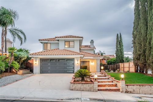 567 Eaton St, Corona, CA, 92879 | Card Image