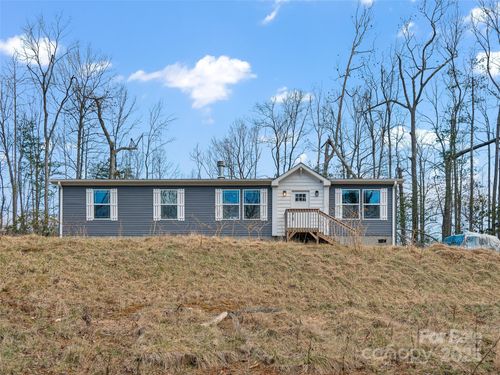92 Jarrett Dr, Bakersville, NC, 28705-7032 | Card Image