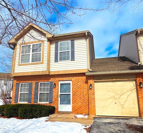 1227 N Village Dr, Round Lake Beach, IL, 60073-4617 | Card Image