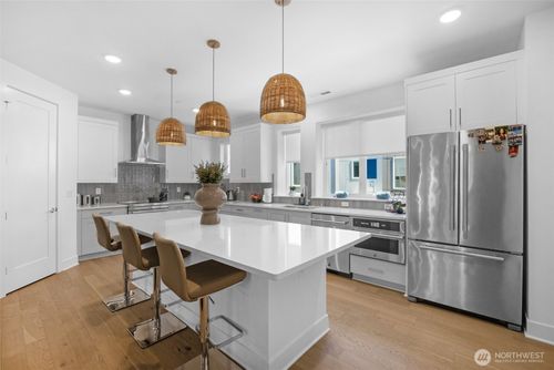 102-12322 138th Pl Ne, Redmond, WA, 98052 | Card Image