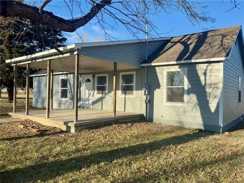 516 Stuckey St, Gridley, KS, 66852-9211 | Card Image