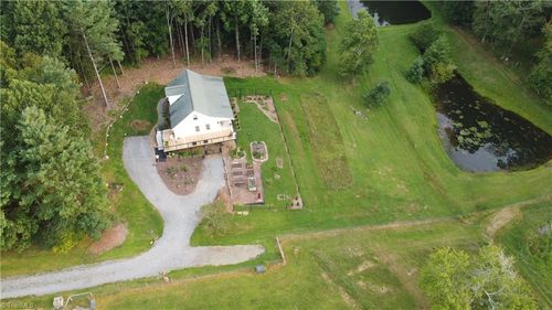 163 Snow Ridge Ln, Fancy Gap, VA, 24328-2850 | Card Image