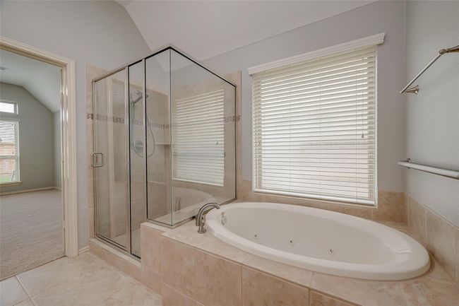 2323 Lost Bridge Ln, House other with 4 bedrooms, 3 bathrooms and 2 parking in Pearland TX | Image 38