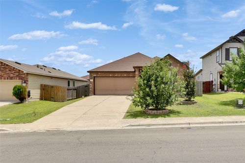 500 New Bridge Dr, Kyle, TX, 78640-6346 | Card Image