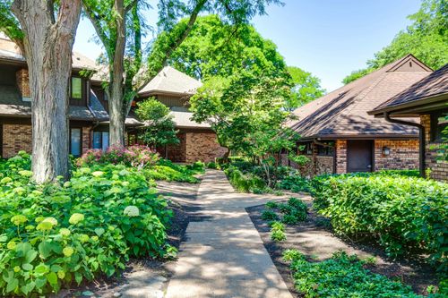 3875 Mission Hills Rd, Northbrook, IL, 60062-5711 | Card Image