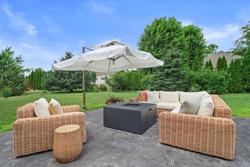 542 S Buth Road, Dousman, WI, 53118 | Card Image