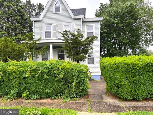 320 Magnolia St, BEVERLY, NJ, 08010-1117 | Card Image
