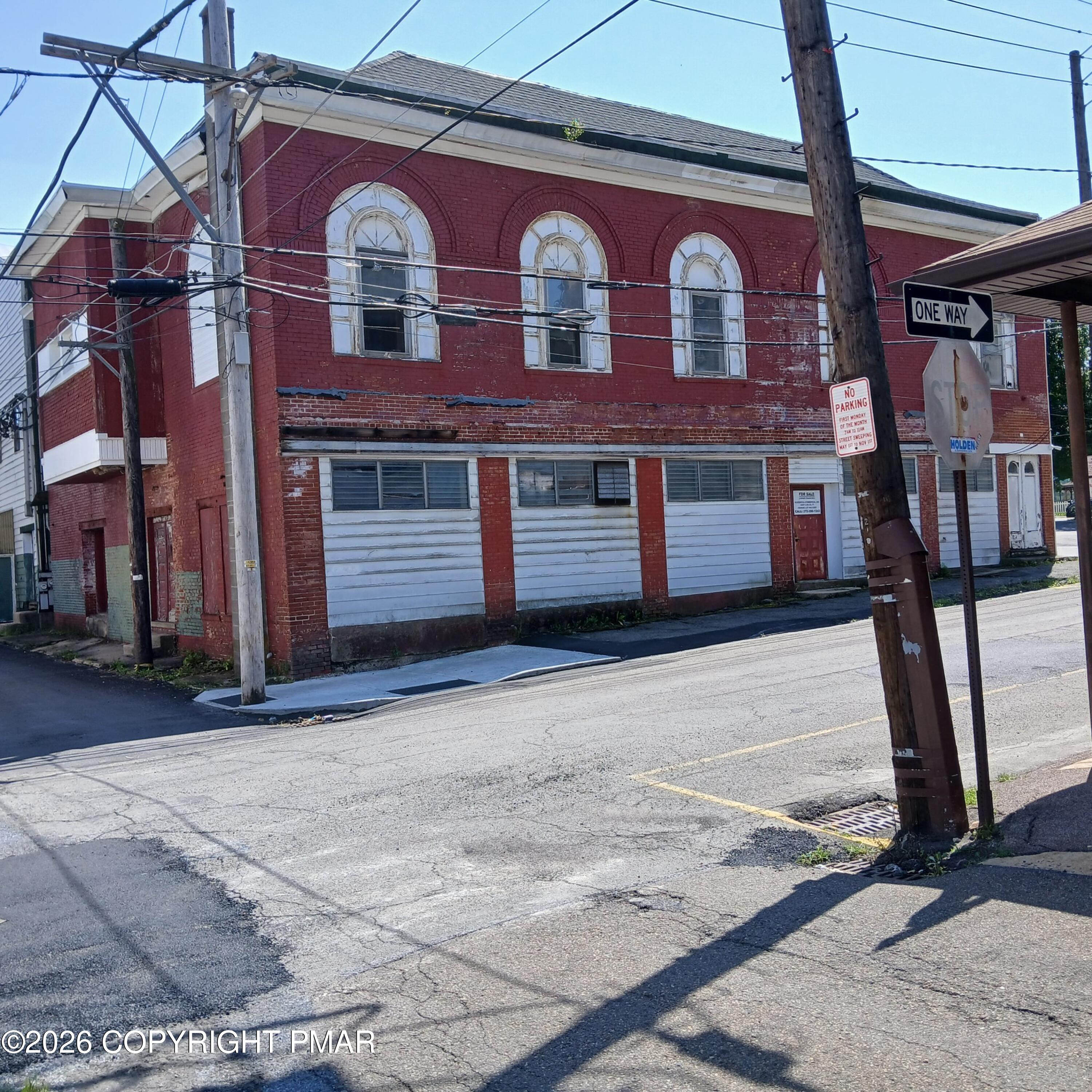 20 E Coal St, Shenandoah, PA 17976