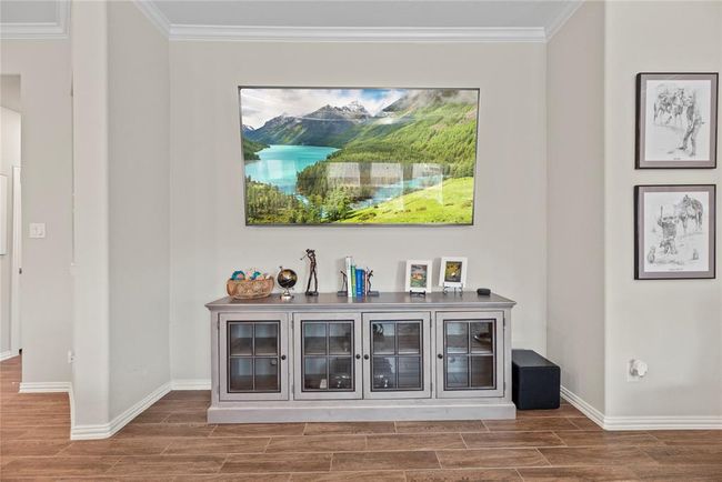 TV and entertainment system stays with the house | Image 16