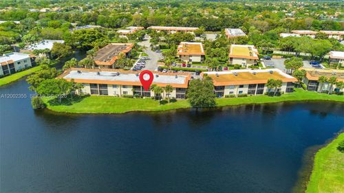 102-390 Lakeview Dr, Weston, FL, 33326-1383 | Card Image