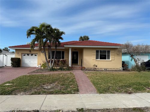 988 Bruce Ave, CLEARWATER BEACH, FL, 33767-1014 | Card Image