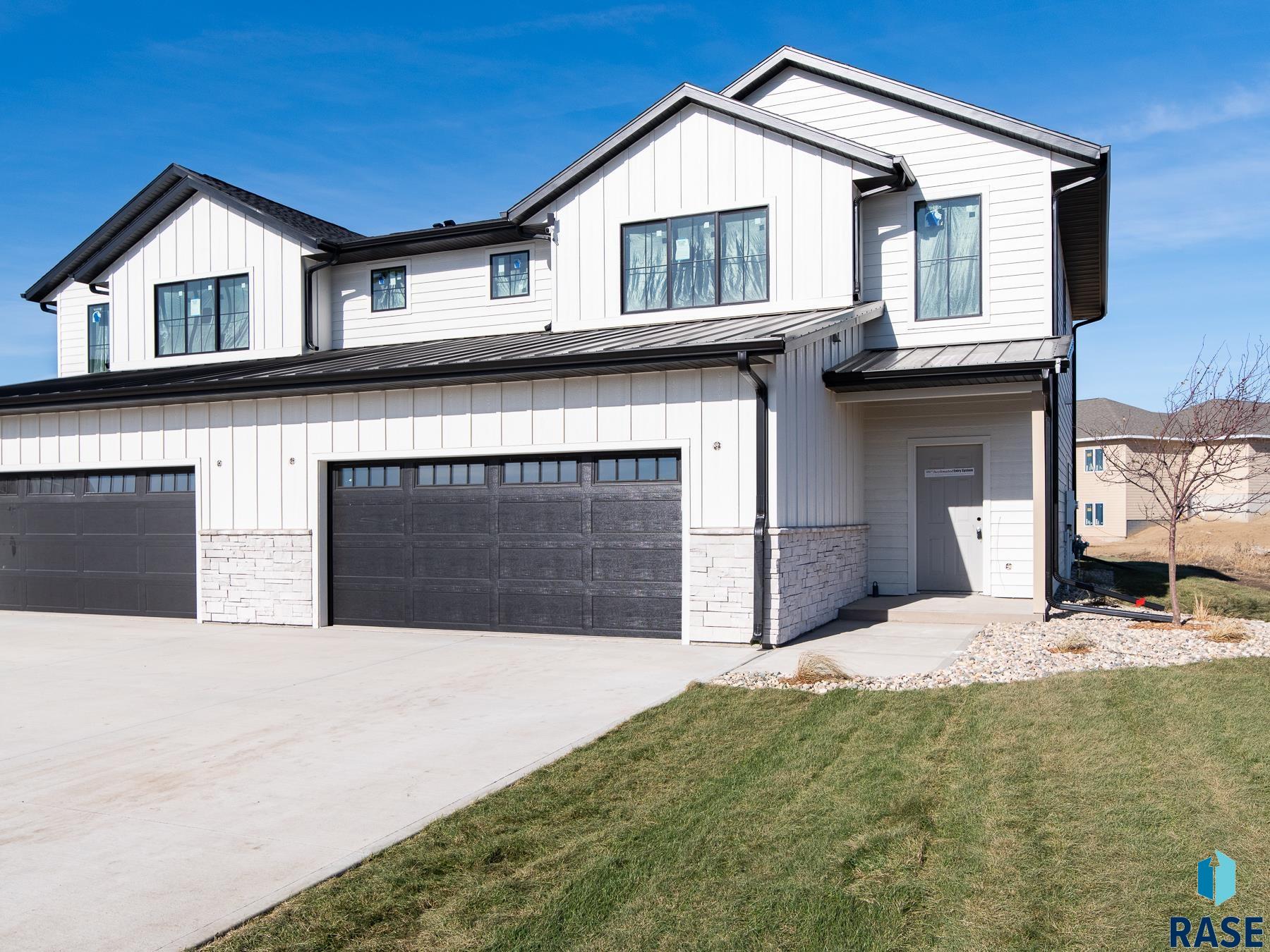 Liberator Cir, Sioux Falls, SD 57107