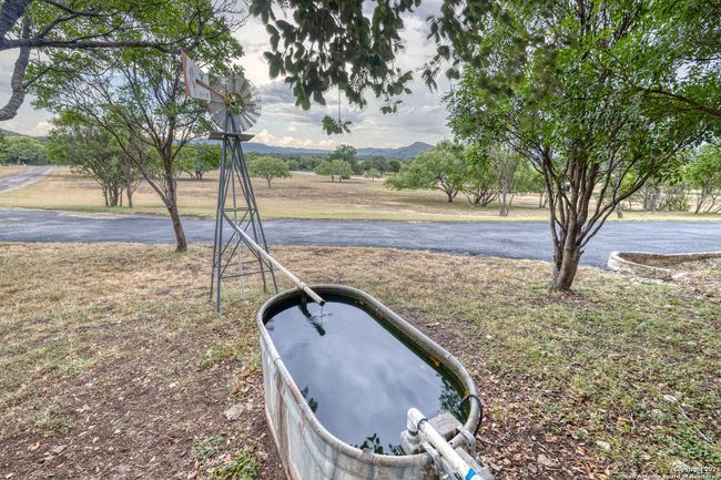 457 N Tomahawk Way, House other with 4 bedrooms, 3 bathrooms and null parking in Concan TX | Image 54