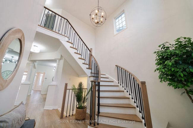 23 Bexley Cres, House other with 4 bedrooms, 3 bathrooms and 2 parking in Whitby ON | Image 6