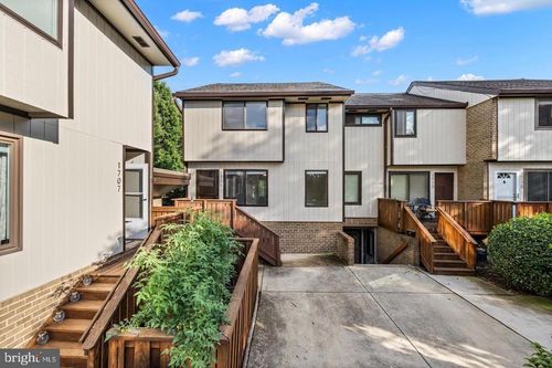10-b-1709 Westwind Way, MCLEAN, VA, 22102-1605 | Card Image