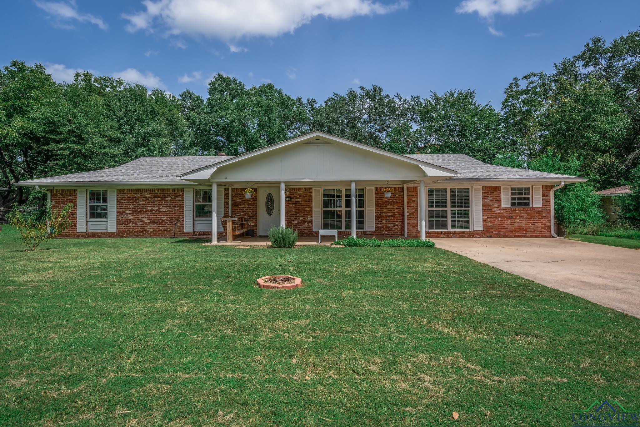 Laney Dr, Longview, TX 75605
