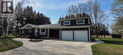15198 St Ignatius Line, Bothwell, ON, N0P1C0 | Card Image