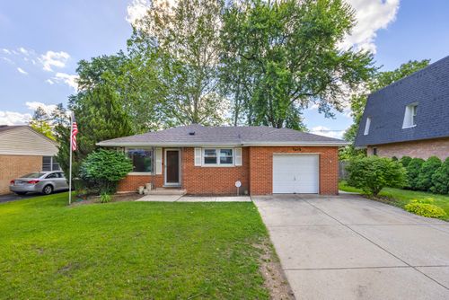 712 Spring St, Roselle, IL, 60172-3055 | Card Image