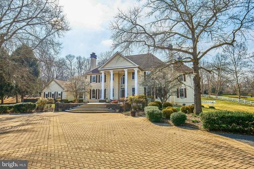 6830 Clifton Rd, CLIFTON, VA, 20124-1527 | Card Image