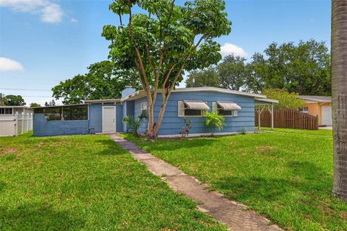 6819 Meadowlawn Dr N, St Petersburg, FL, 33702-7443 | Card Image