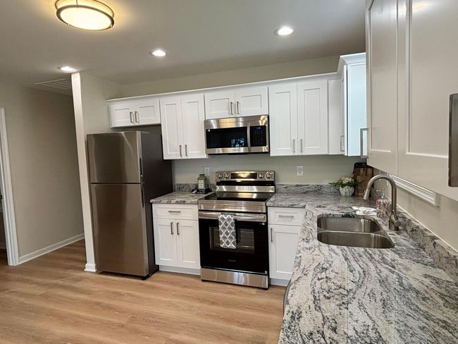 32 Maple St, House other with 3 bedrooms, 2 bathrooms and null parking in Jeffersonville OH | Image 5