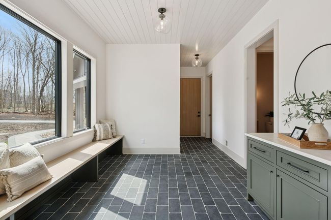 Mudroom | Image 39