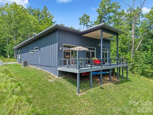 337 Leatherbreeches Dr, Tuckasegee, NC, 28783-0219 | Card Image