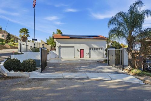 11656 Green Ln, Lakeside, CA, 92040-5613 | Card Image