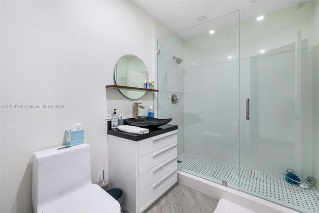 517 S Riverside Dr, House other with 3 bedrooms, 2 bathrooms and null parking in Pompano Beach FL | Image 6